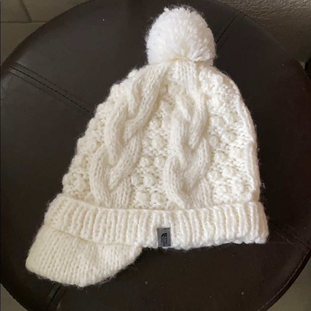 SOLD The NorthFace cable knit hat
